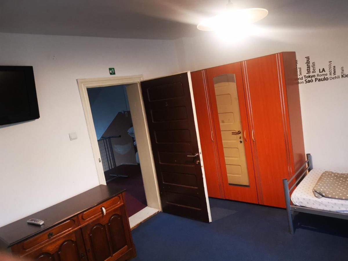 Enjoy Hostel Cluj-Napoca Eksteriør billede